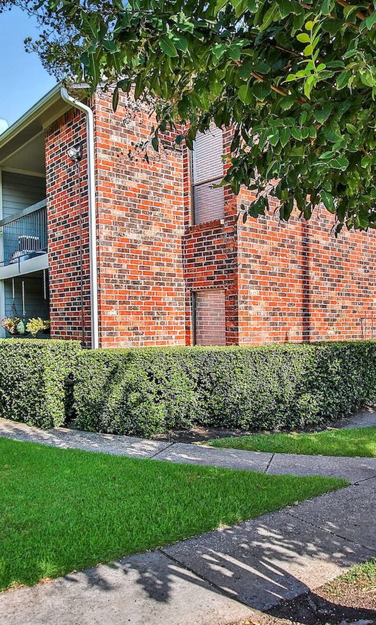 the apartment complex at The Westmount at London Park