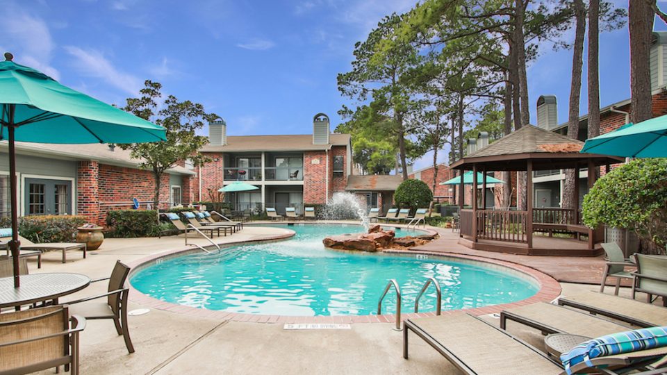 the pool at The Westmount at London Park