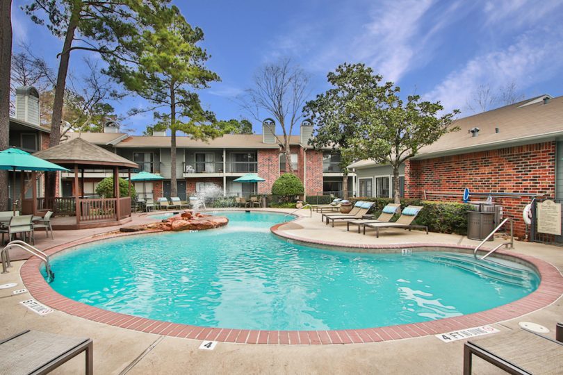 the pool at The Westmount at London Park