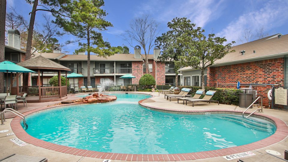 the pool at The Westmount at London Park